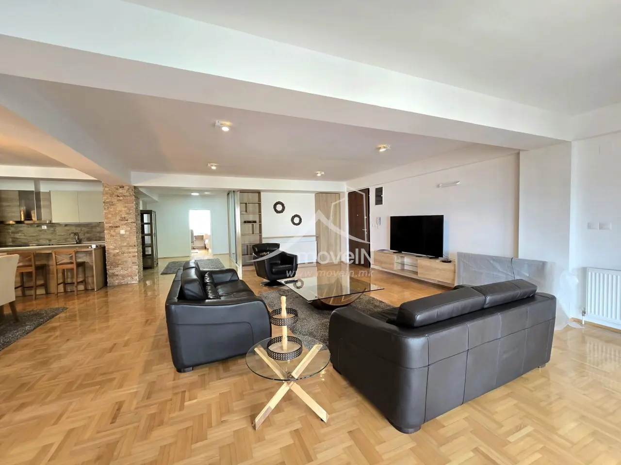 Стан со 3 спални соби, 170 м², под кирија во Водно, Скопје