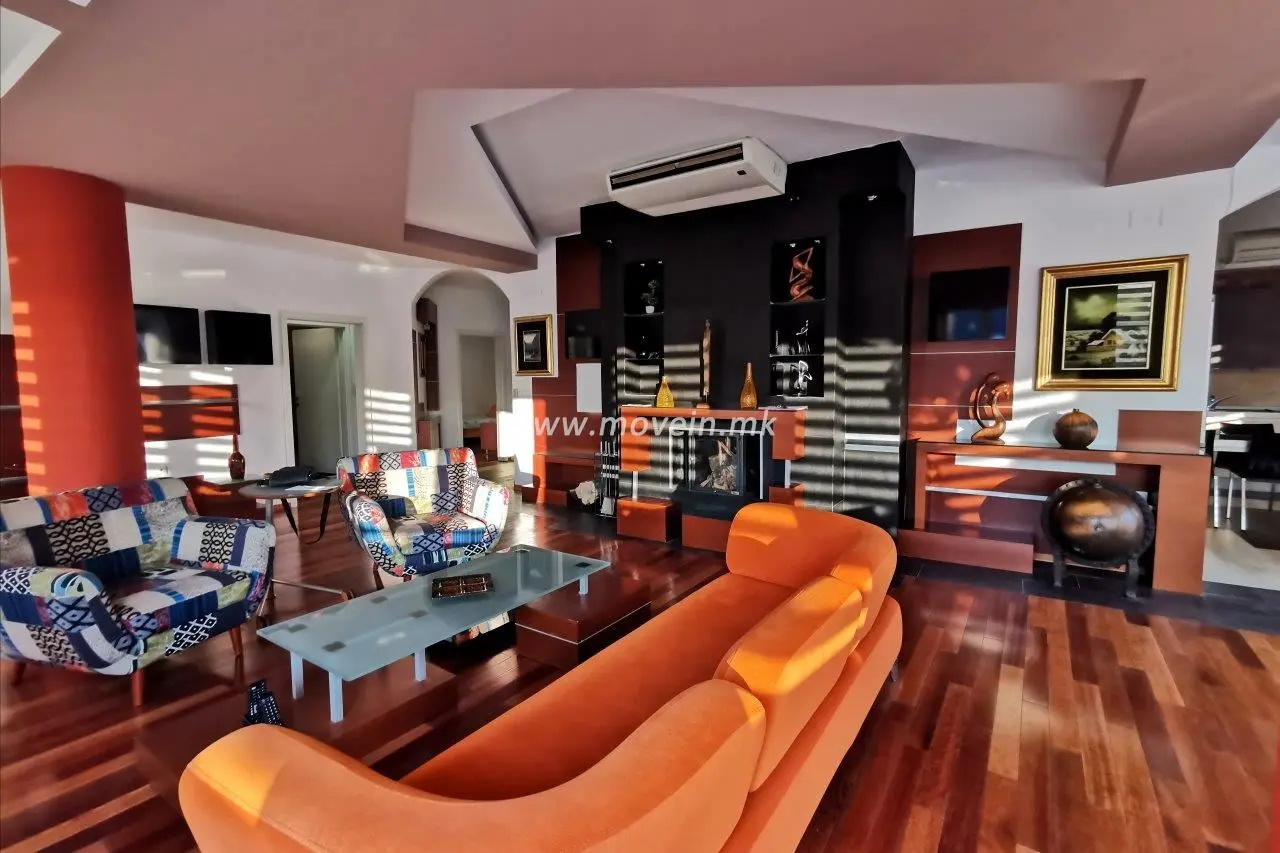 Architecturally Designed Duplex With Style And Sophistication