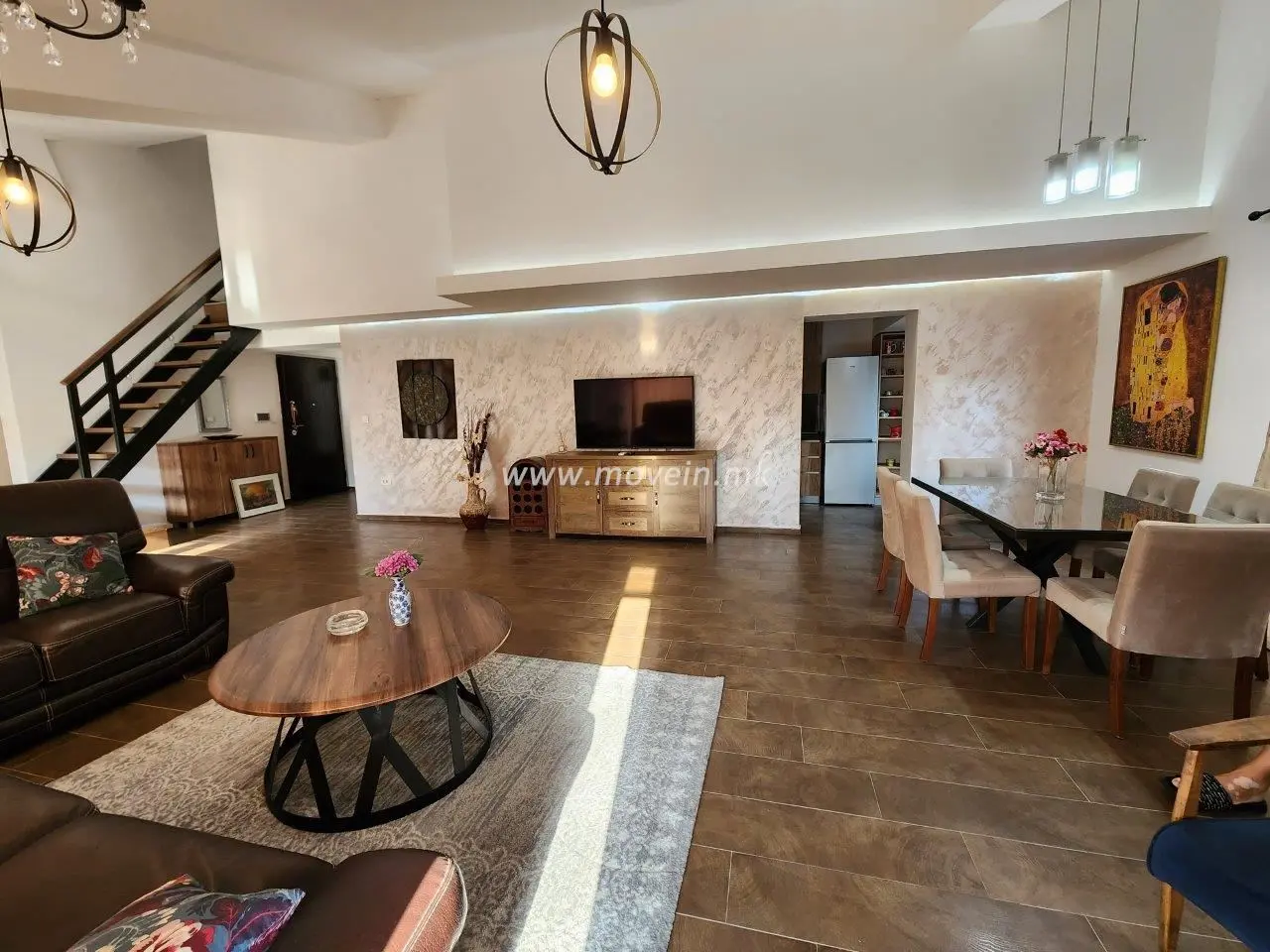 High Ceiling Penthouse & Attractive Location