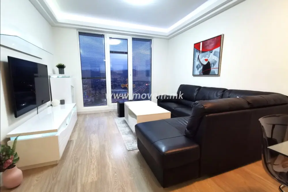 Beautiful Contemporary Apartment with View