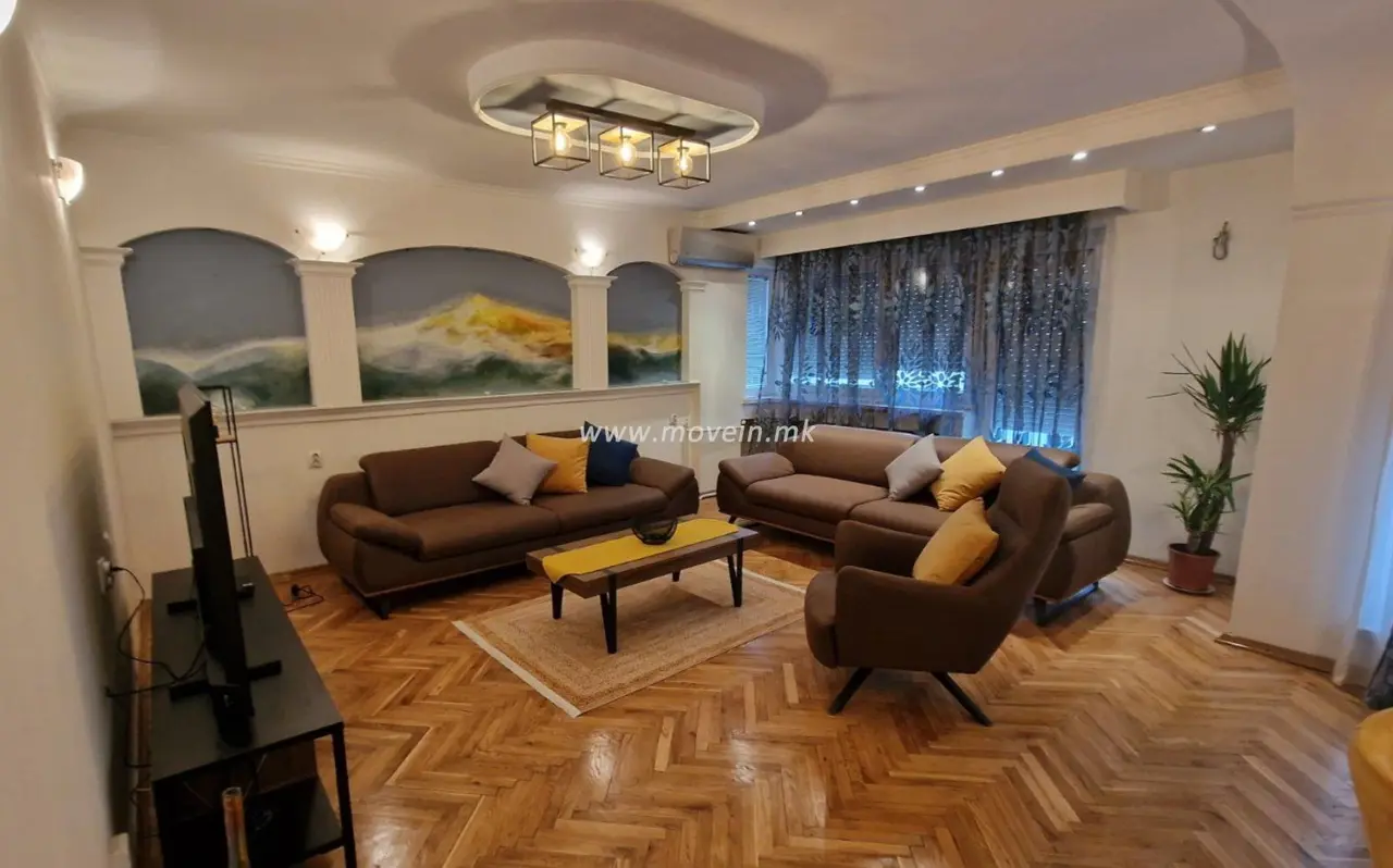 Стан со 2 спални соби, 90 м², под кирија во Центар, Скопје