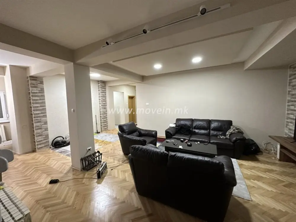 Стан со 3 спални соби, 127 м², под кирија во Дебар Маало, Скопје