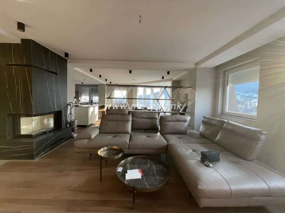Стан со 3 спални соби, 140 м², под кирија во Центар, Скопје
