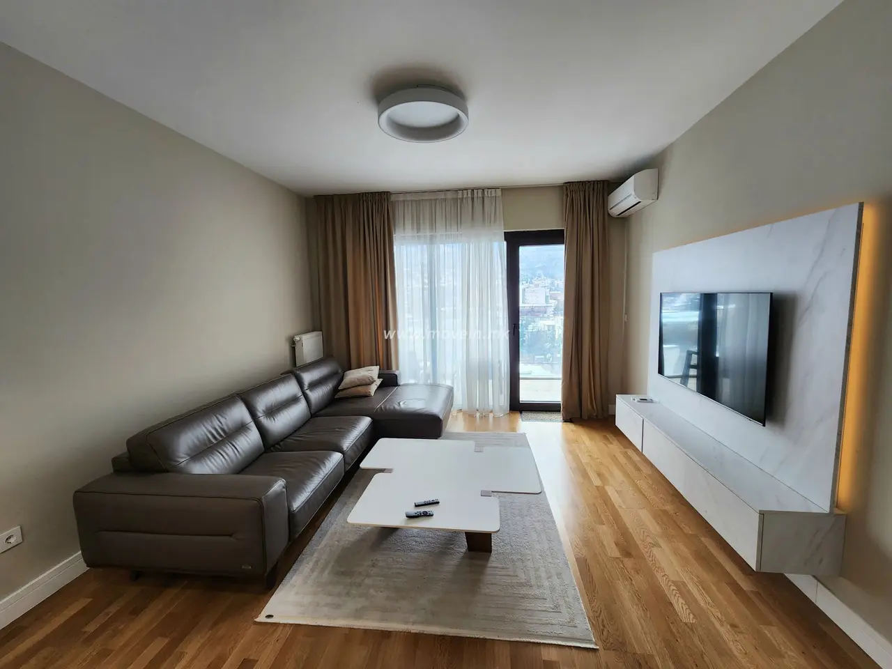 Стан со 2 спални соби, 71 м², под кирија во Центар, Скопје
