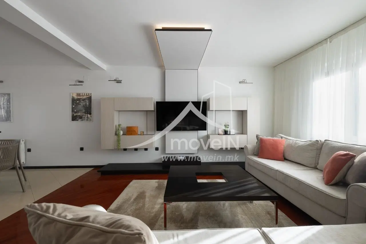 Простран стан од 140 м² под кирија во Дебар Маало
