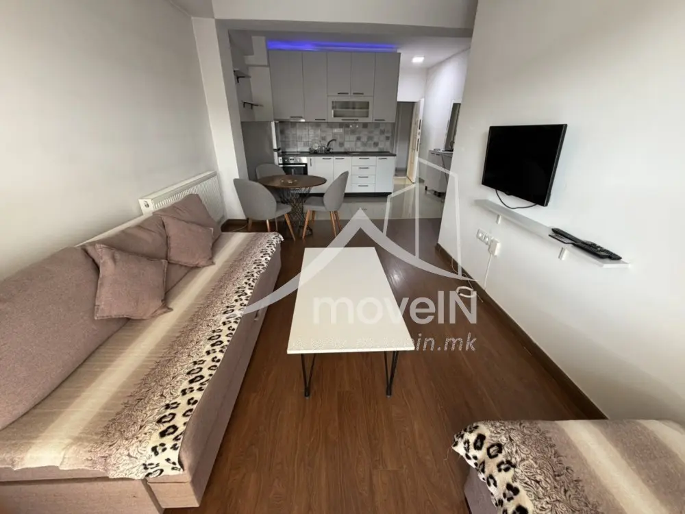 Целосно опремен стан со 2 спални соби под кирија – 70 м² со убав балкон