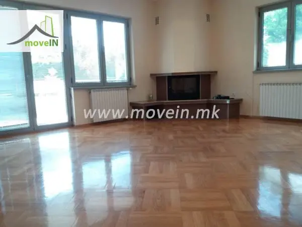 Куќа со 4 спални соби, 350 м², под кирија во Бардовци, Скопје