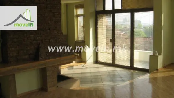 Куќа со 4 спални соби, 320 м², под кирија во Црниче, Скопје