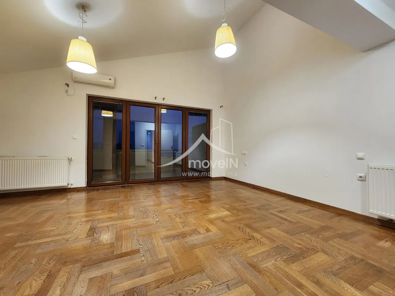 Куќа со 4 спални соби, 260 м², под кирија во Водно, Скопје
