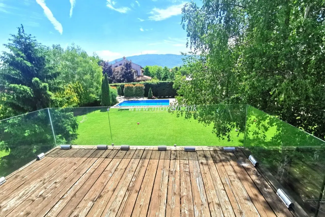 Куќа со 4 спални соби, 300 м², под кирија во Бардовци, Скопје