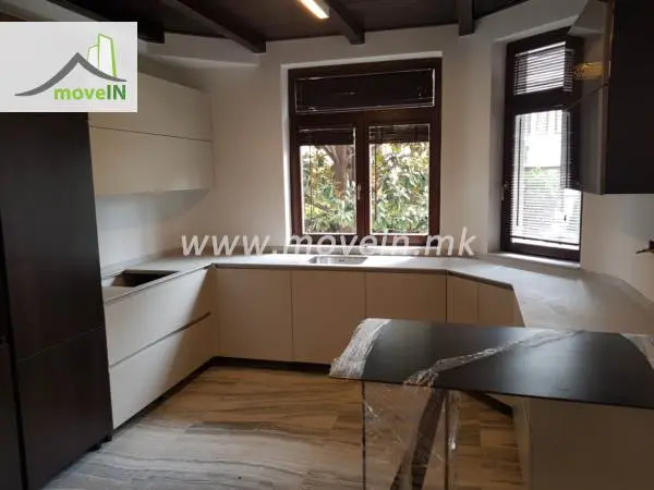 Куќа со 4 спални соби, 320 м², под кирија во Козле, Скопје