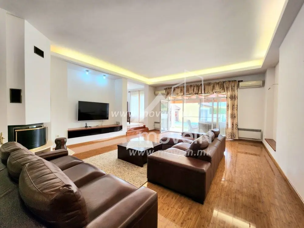 Куќа со 4 спални соби, 411 м², под кирија во Бардовци, Скопје