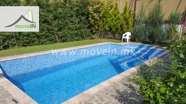 Куќа со 5 спални соби, 300 м², под кирија во Црниче, Скопје