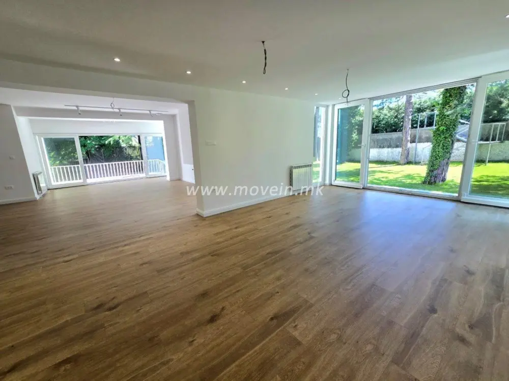 Куќа со 3 спални соби, 270 м², под кирија во Водно, Скопје