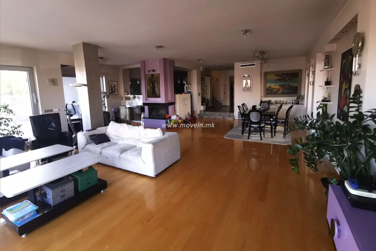Куќа со 10 спални соби, 1330 м², под кирија во Водно, Скопје