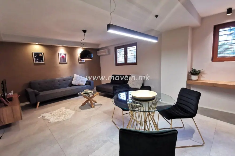 Куќа со 4 спални соби, 250 м², под кирија во Црниче, Скопје