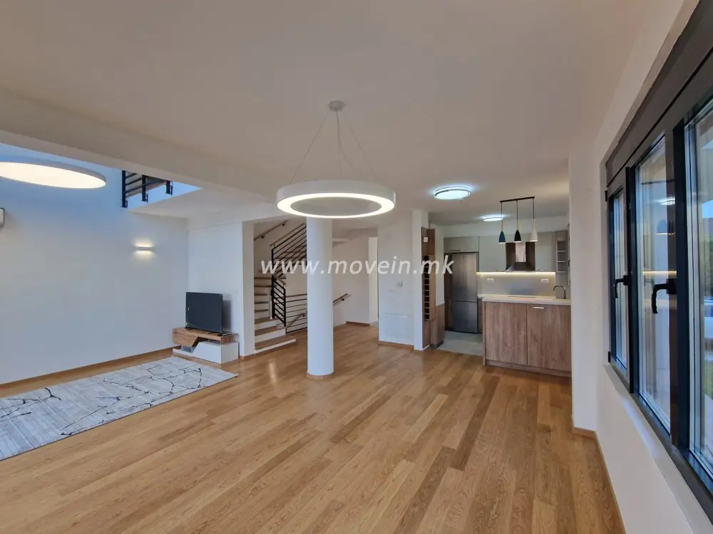 Куќа со 3 спални соби, 260 м², под кирија во Водно, Скопје