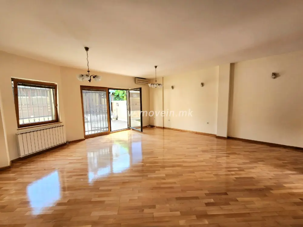 Куќа со 5 спални соби, 250 м², под кирија во Жданец, Скопје