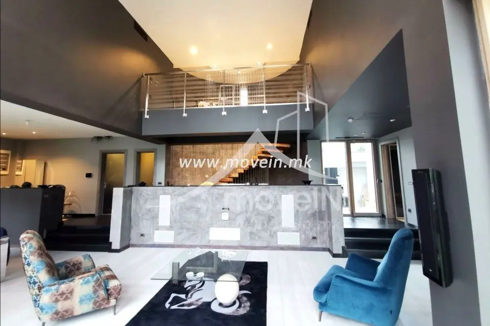 Куќа со 5 спални соби, 565 м², за продажба во Тафталиџе 2, Скопје