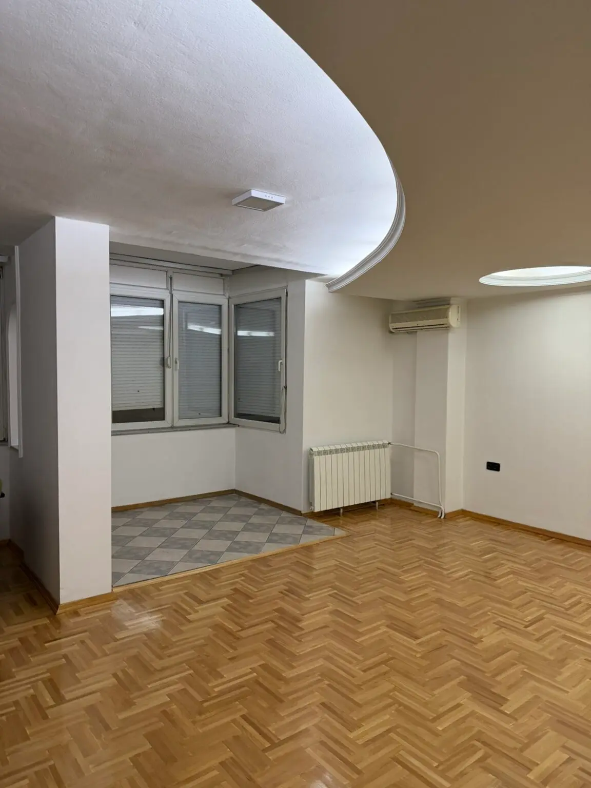 Стан 80м2 во Центар