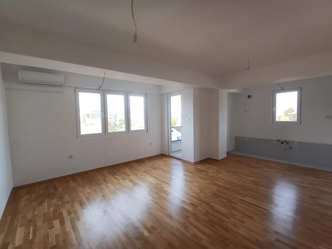 Стан 120м2 на мирна локација во Хром