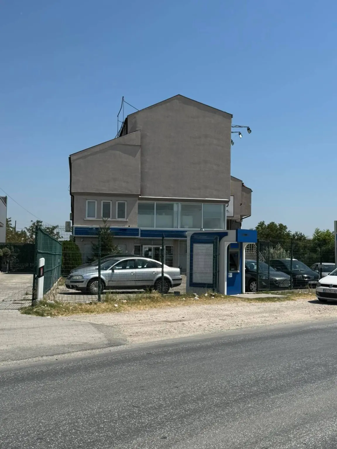 Деловен простор 250м2 во Визбегово