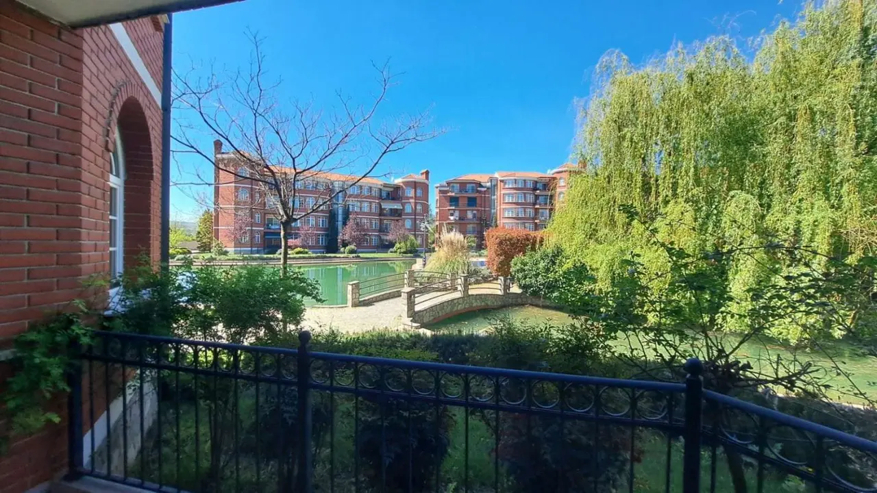 Spacious and bright apartment in Verina Complex