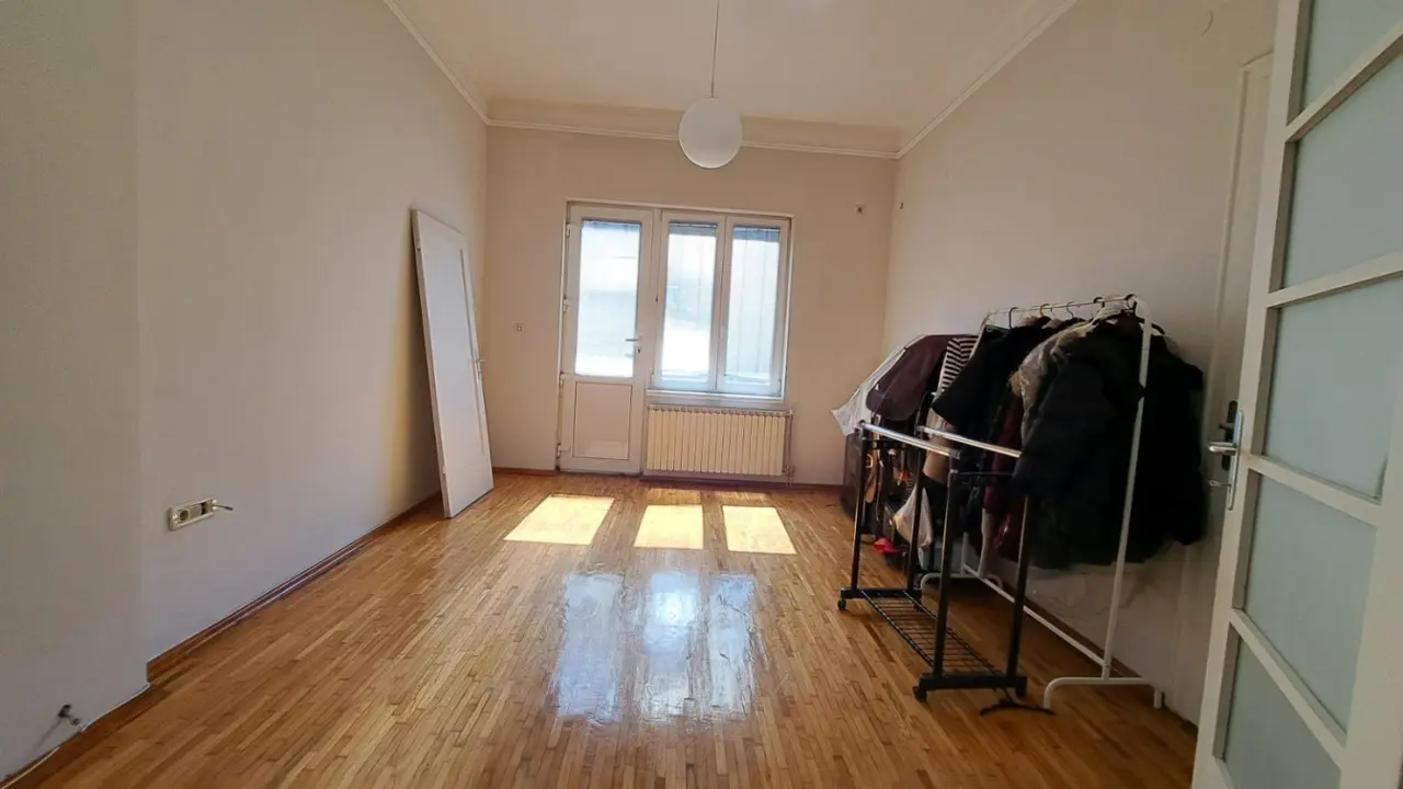 Apartment 80m2 located on main square