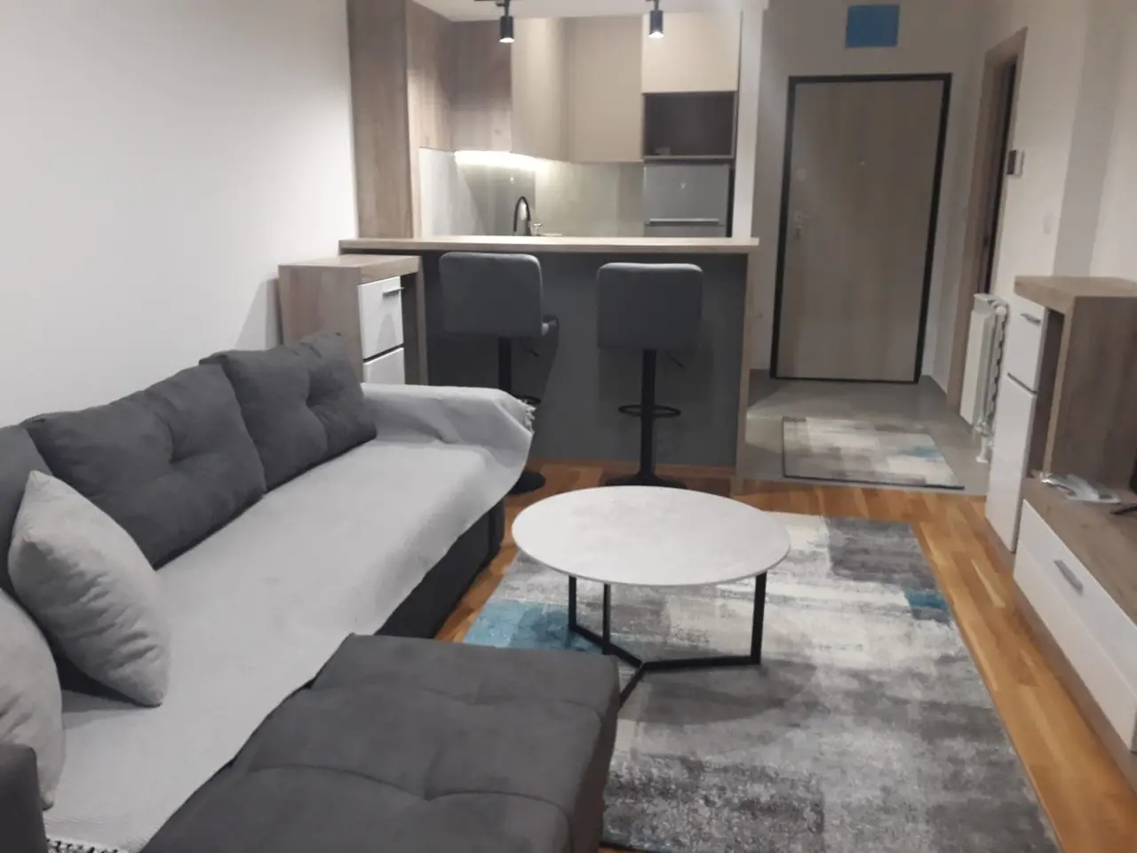 Студио стан 30м2 Аеродром