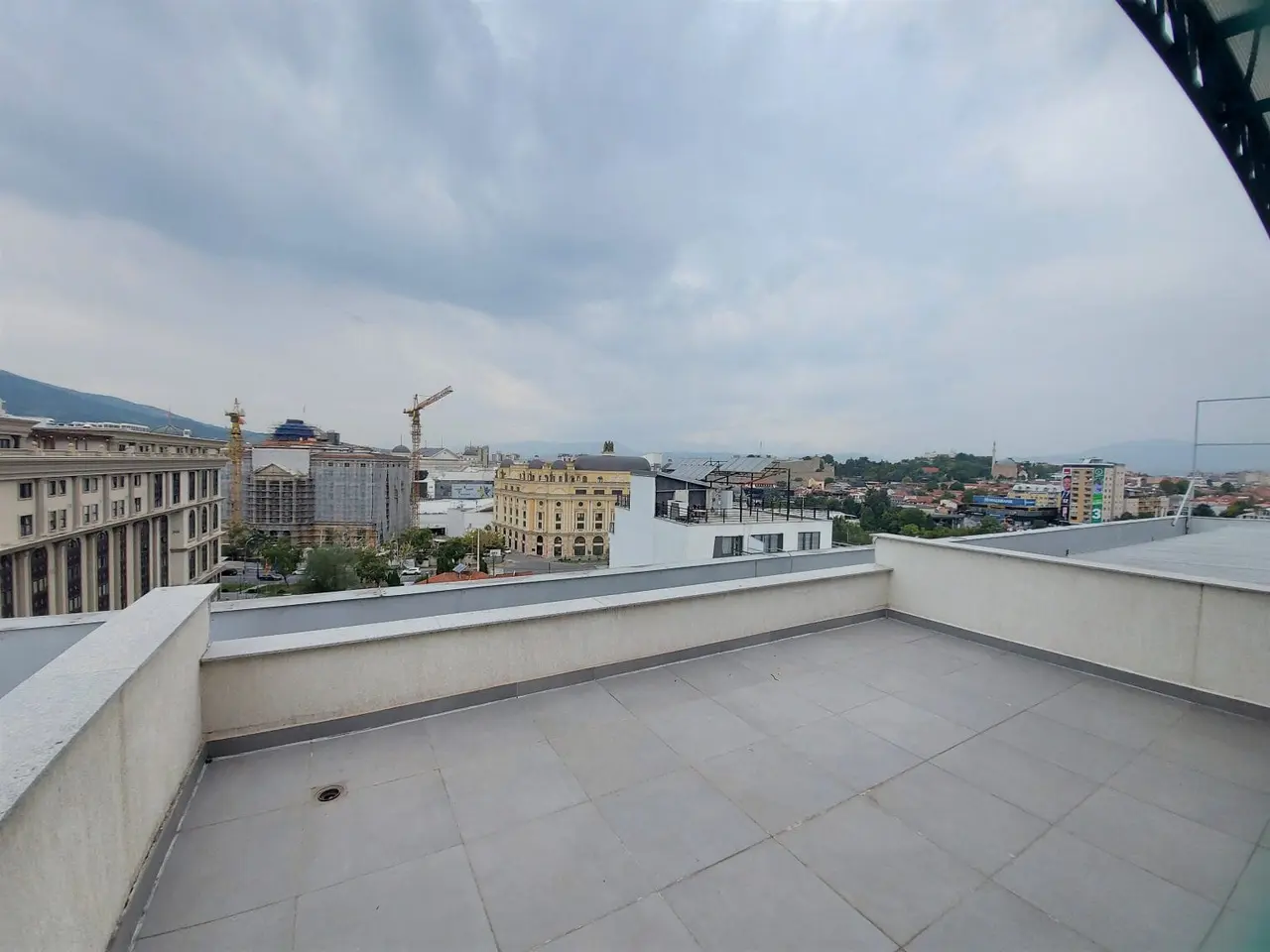 Стан на атрактивна локација во Центар