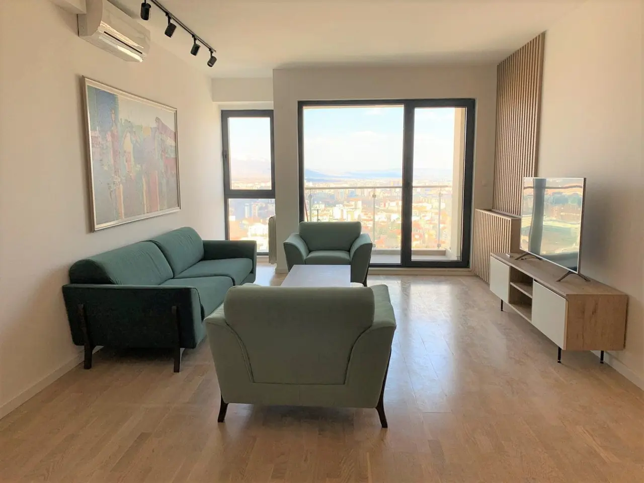 Се изнајмува нов стан во Panorama Residence