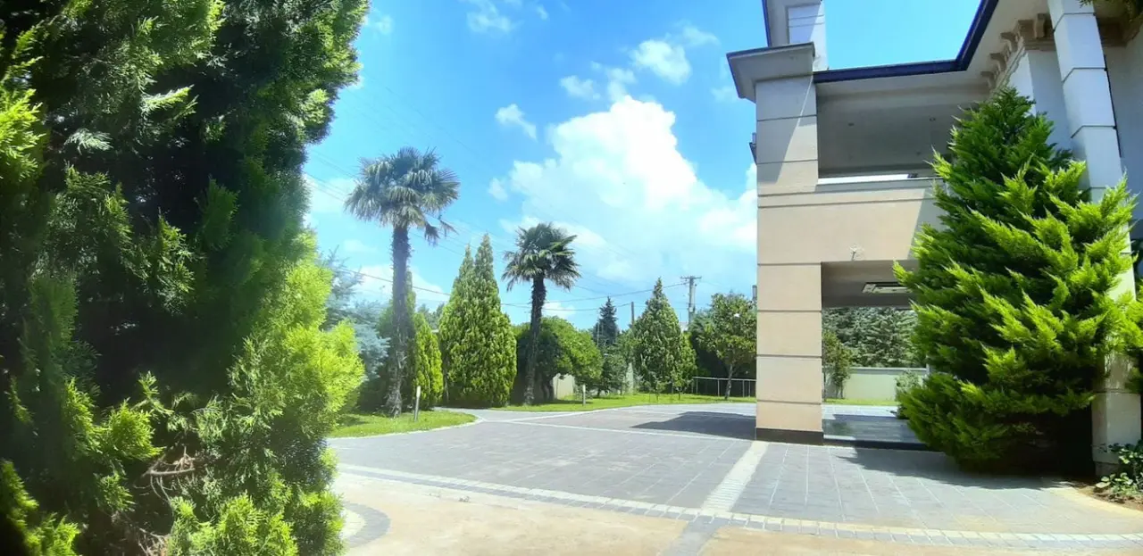 House of 400m2 with a spacious yard in Gevgelija