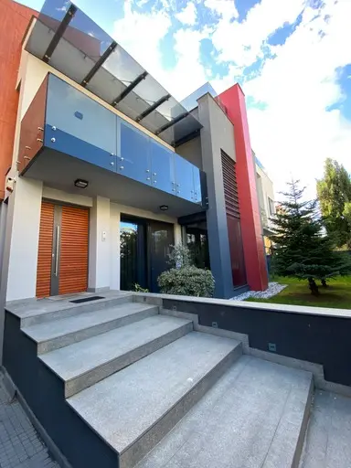 Ексклузивна куќа 565м2 со 800м2 двор на одлична локација