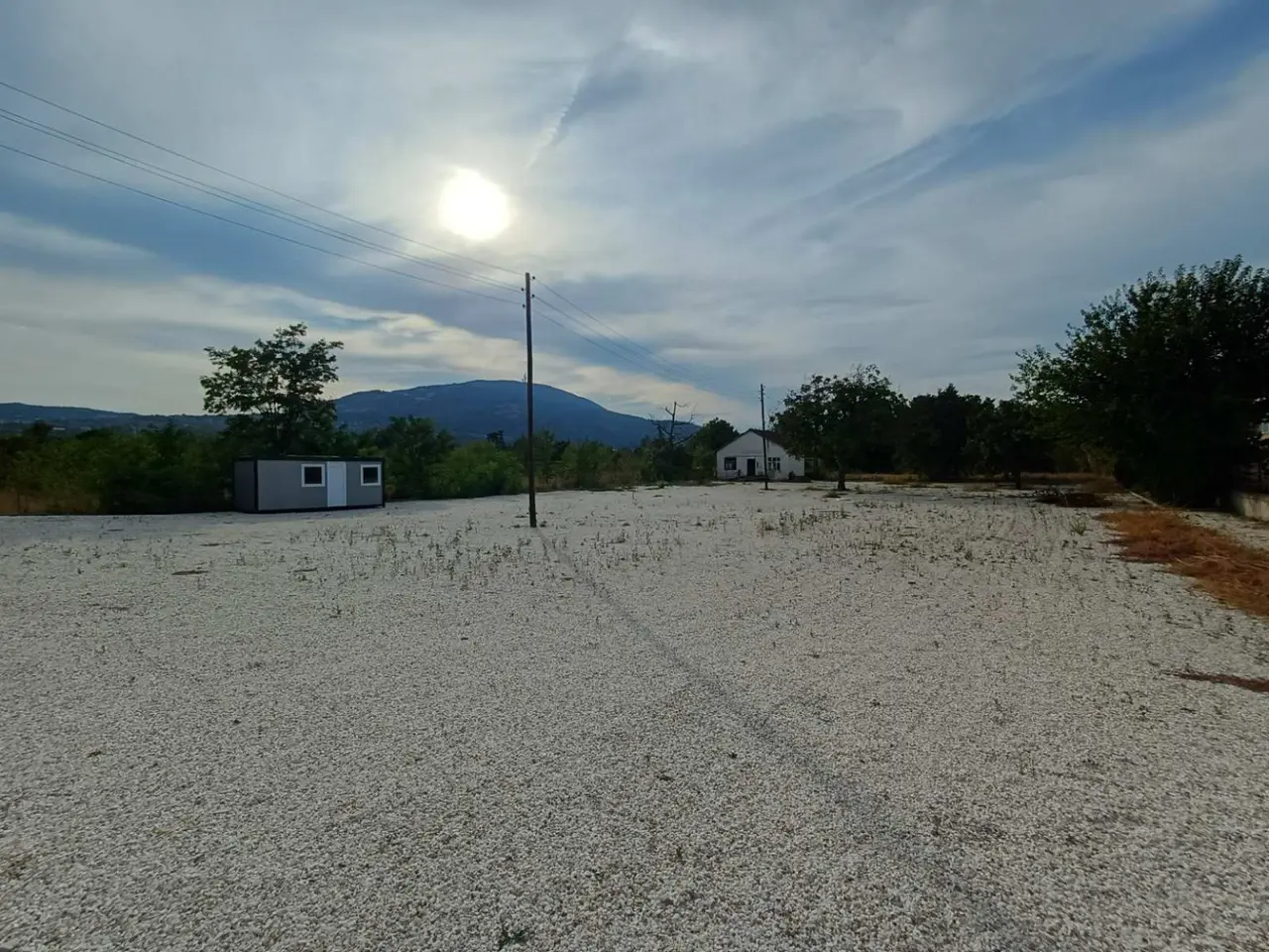 Плац 2500м2 во Пинтија
