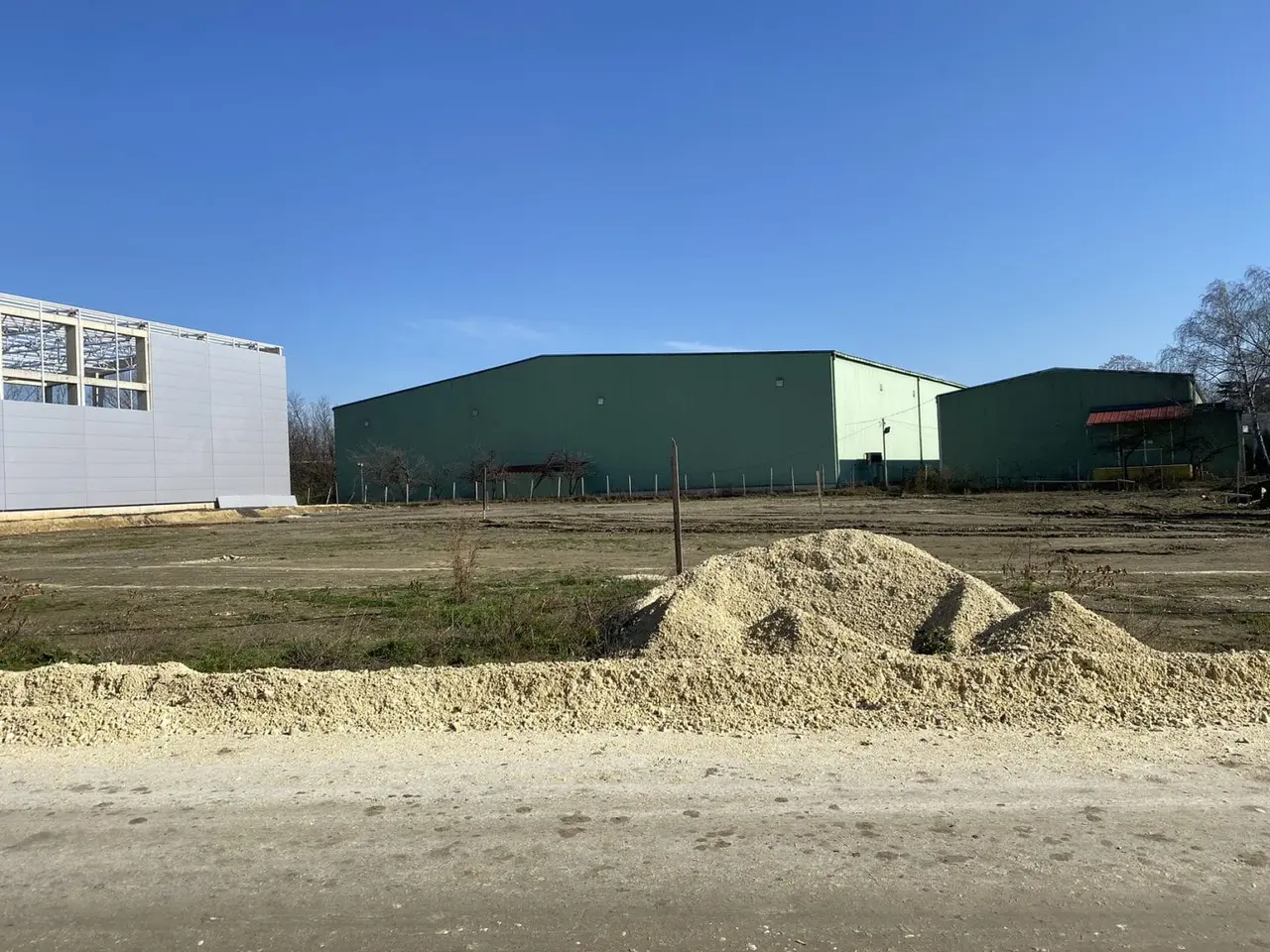 Плац на одлична локација во Гази Баба