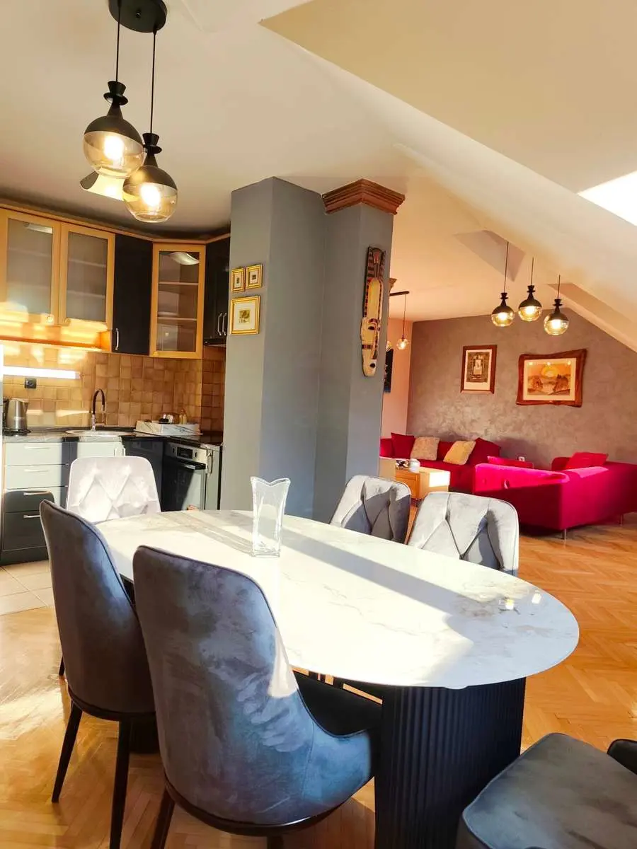Three-room apartment for rent in Center, Square