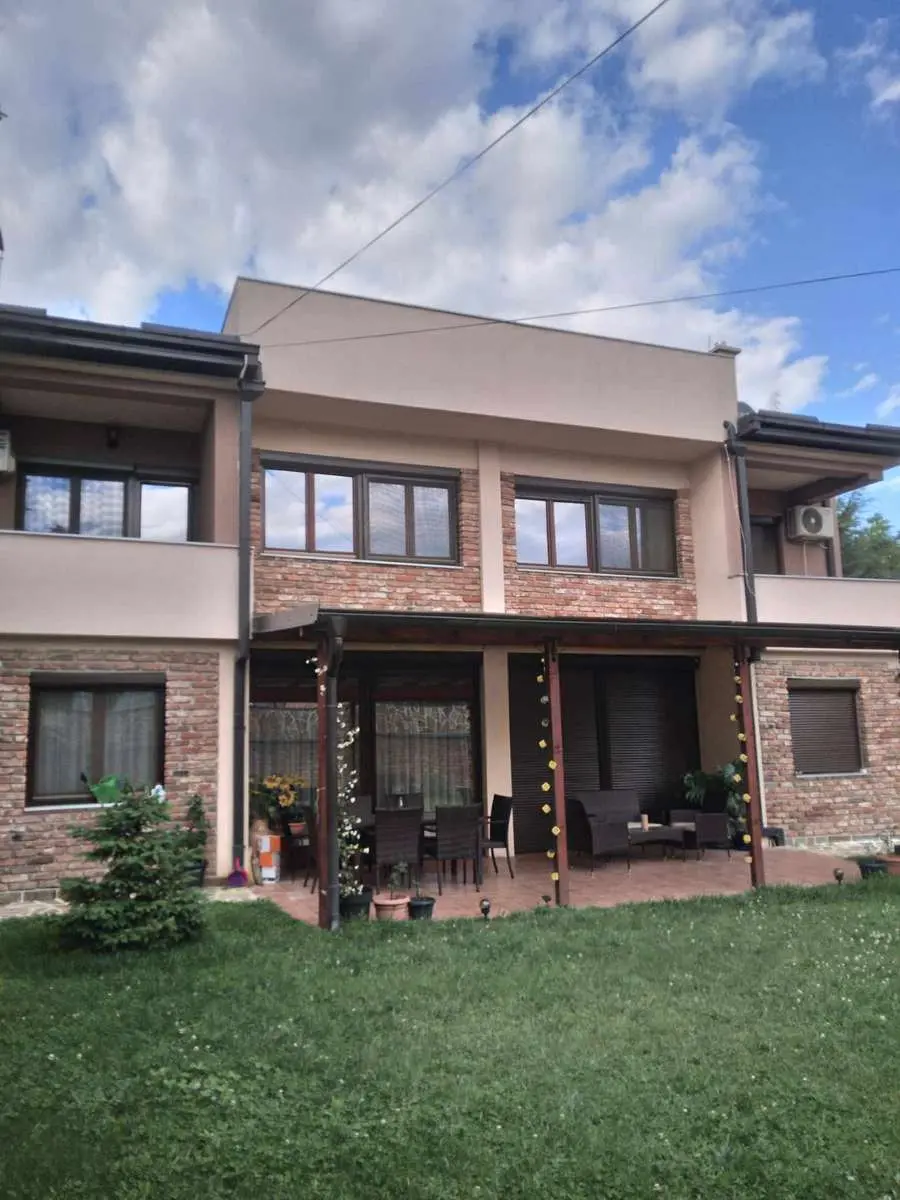 Се продава пространа наместена куќа во Сопиште