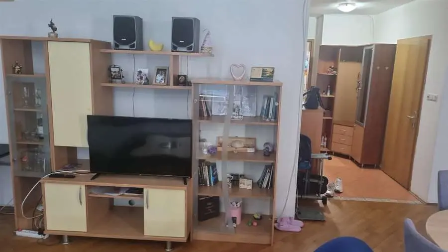 Трособен стан во Центар