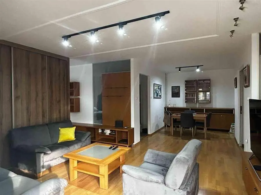 Two-bedroom apartment for rent in the center, City Wall