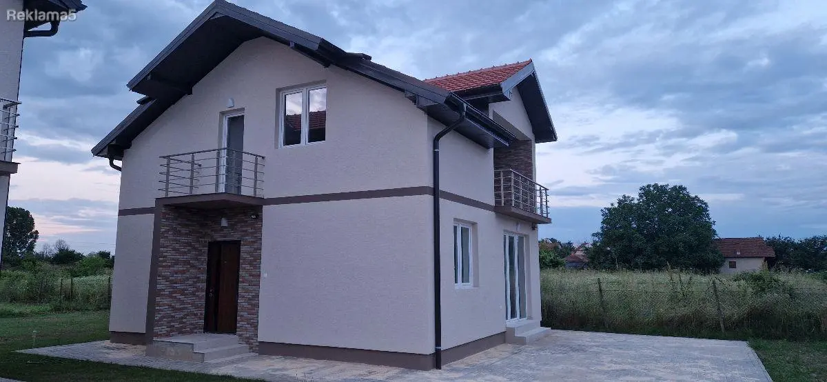 Се продава куќа во Драчево